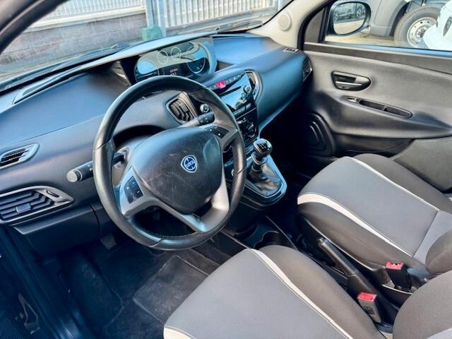 Lancia Ypsilon 0.9 TwinAir 85 CV 5 porte Metano Ecochic Elefantino