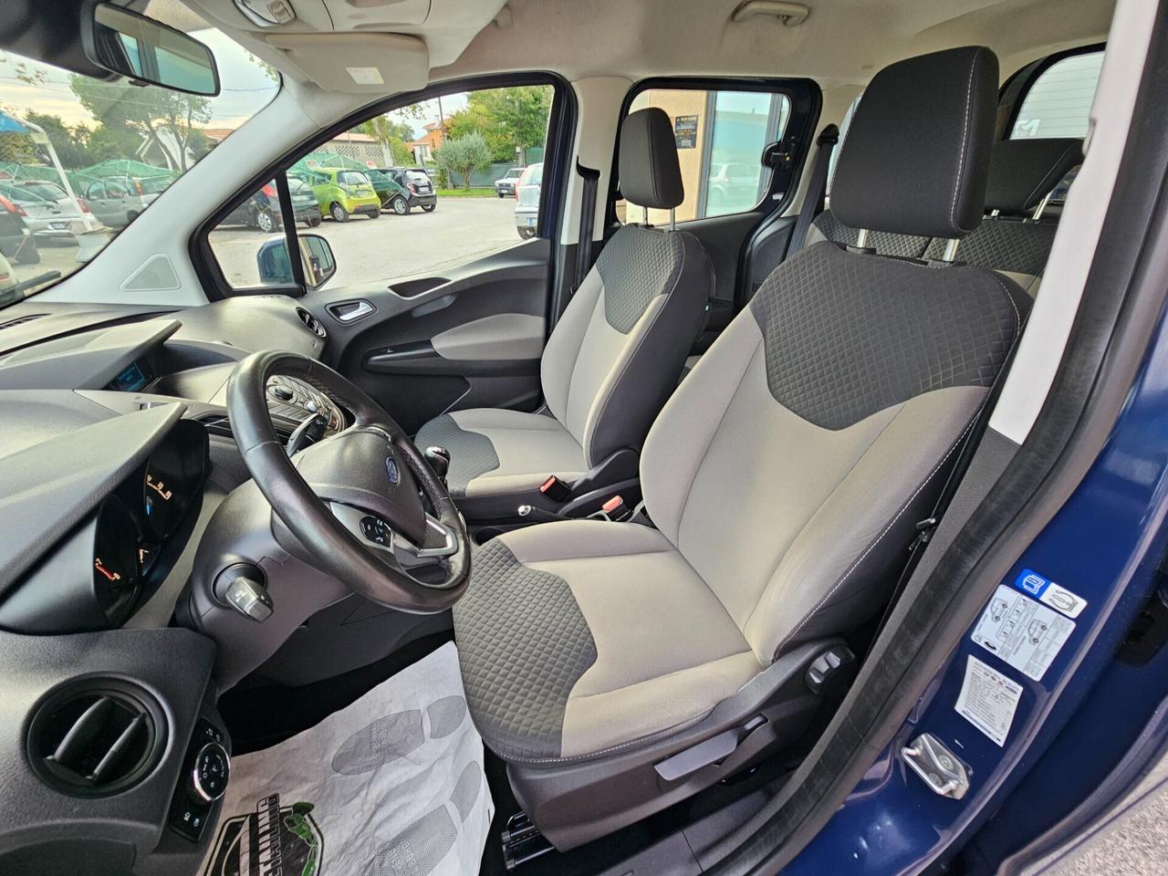 Ford Tourneo Courier 1.0 EcoBoost 100 CV Plus