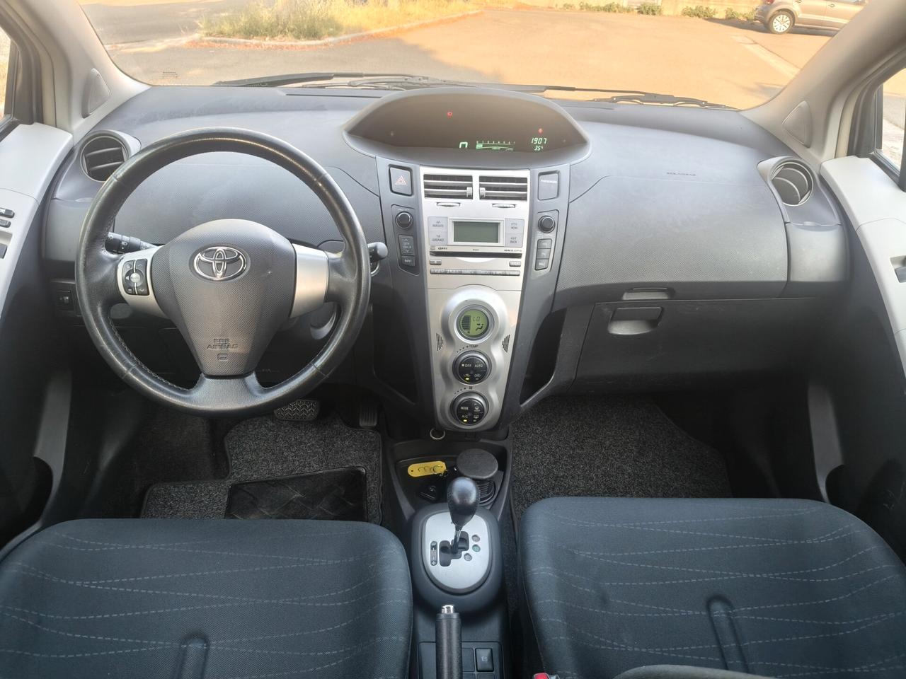 Toyota Yaris 1.3 5 porte AUTOMATICA