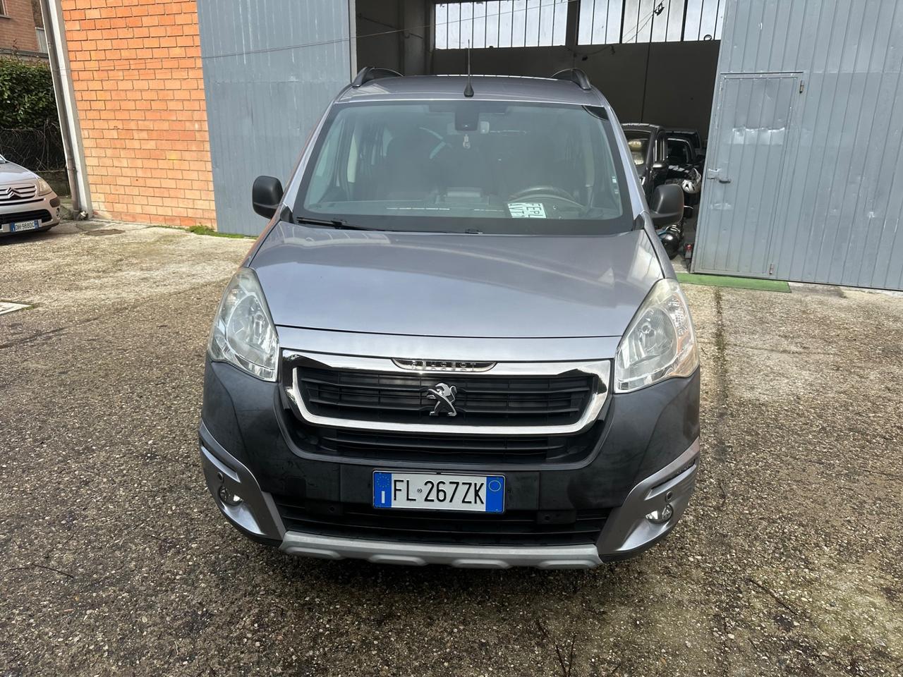 Peugeot Partner Tepee BlueHDi 100 Outdoor