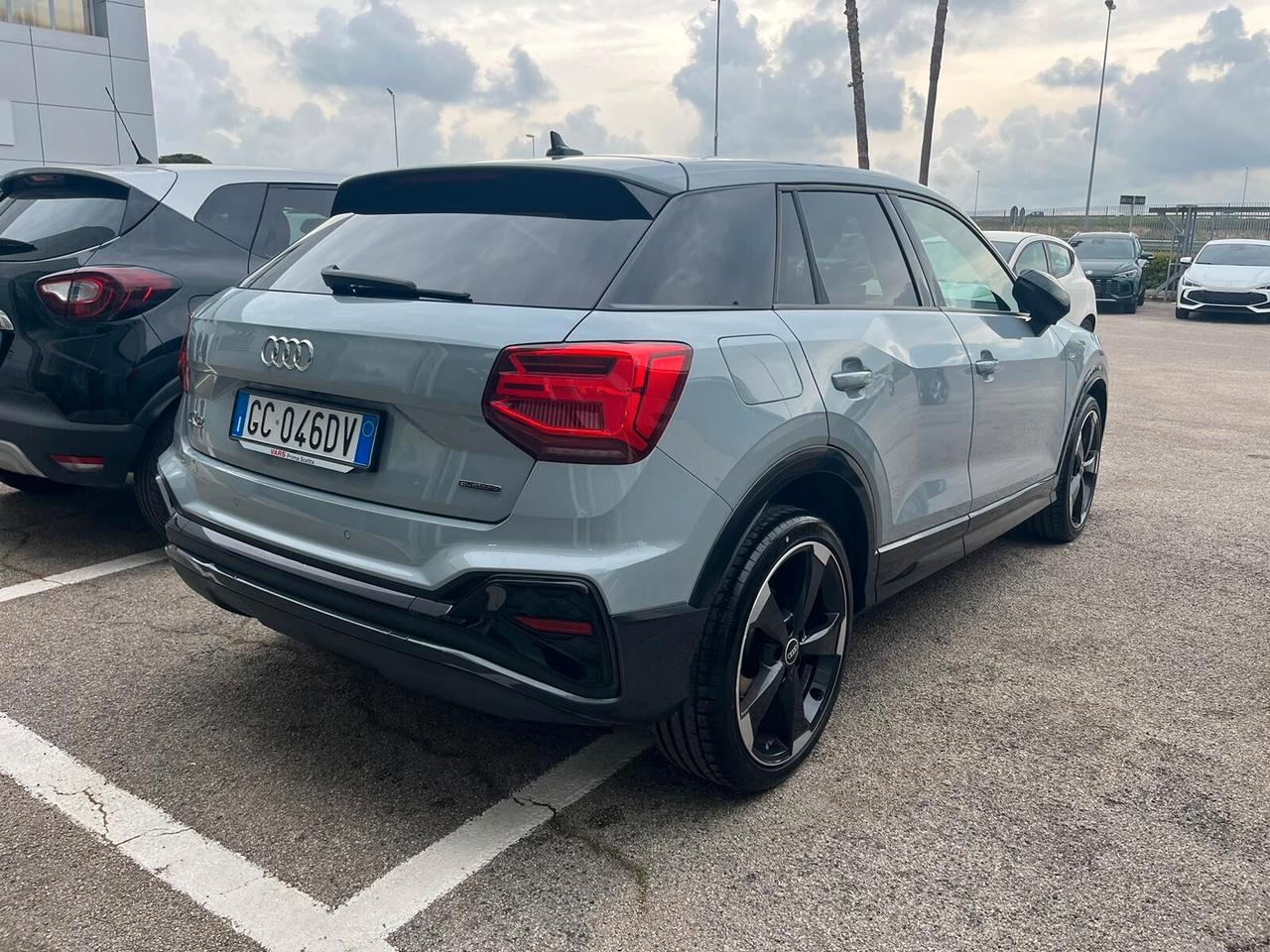 Audi Q2 35 TDI quattro S tronic Identity Black