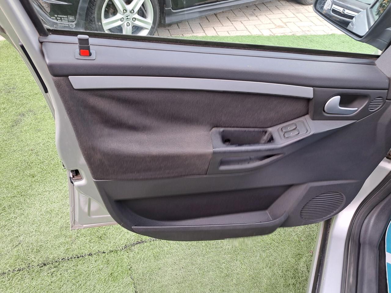 Opel Meriva 1.6 BENZ/ 101 CV /OK NEOPATENTATI