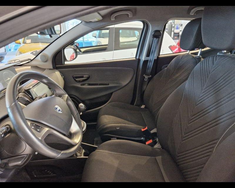 Lancia Ypsilon 1.0 FireFly 5 porte S&S Hybrid Gold