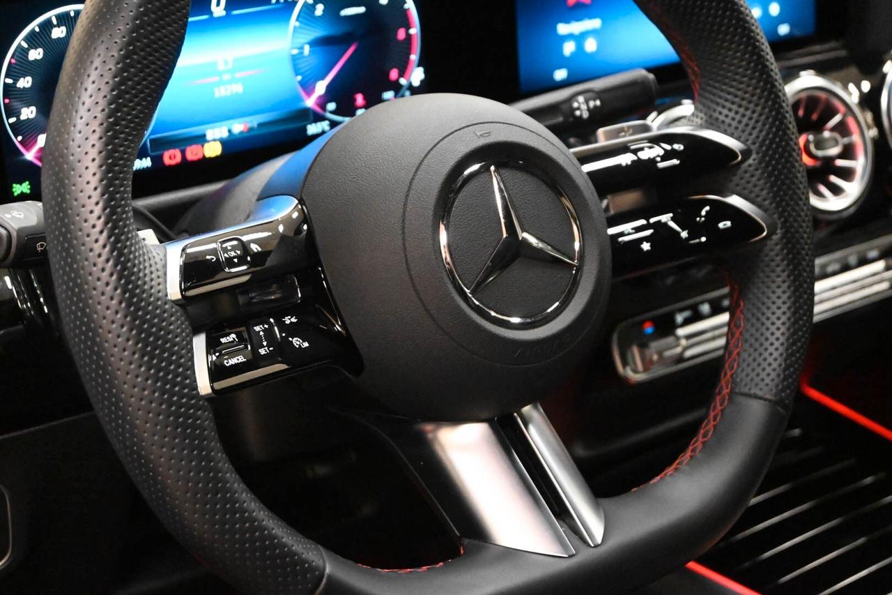 MERCEDES GLA (H247) GLA 200 d Automati...