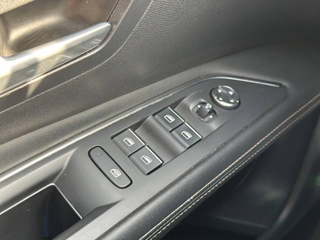 Peugeot 3008 II 1.6 Hybrid phev GT Pack 300cv con Tetto Apribile