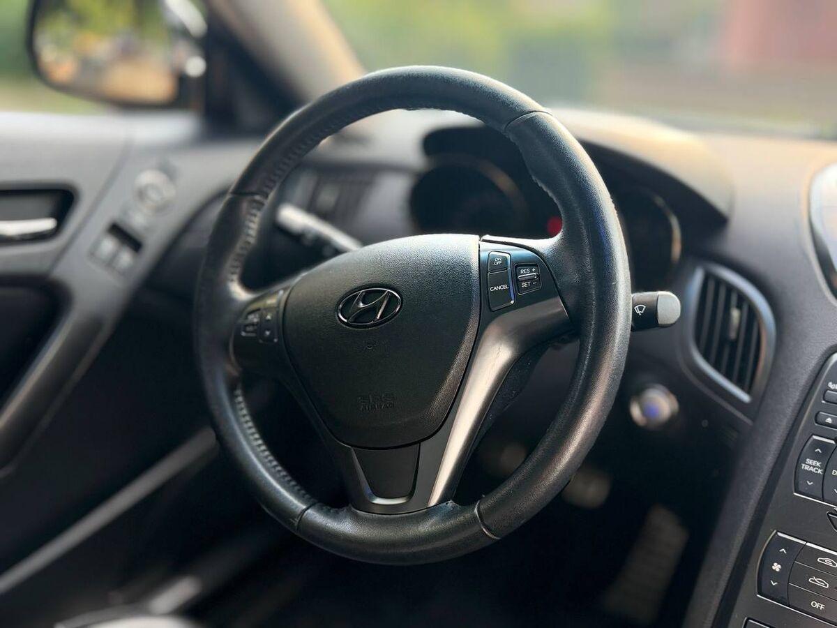 Hyundai Genesis 2.0 turbo Sport