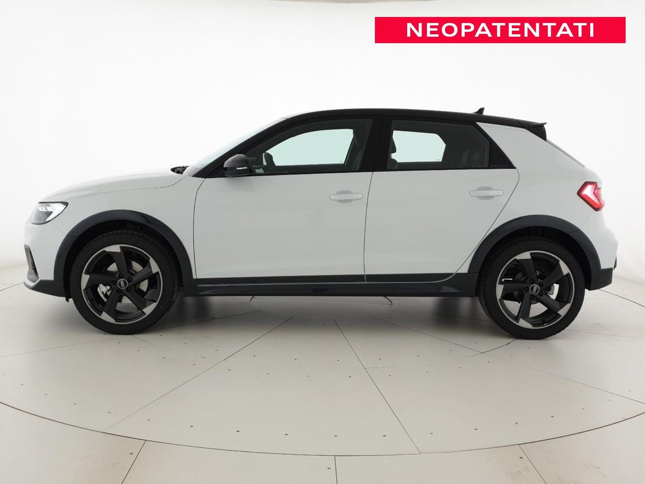 Allstreet 30TFSI 116CV S tronic Identity Contrast