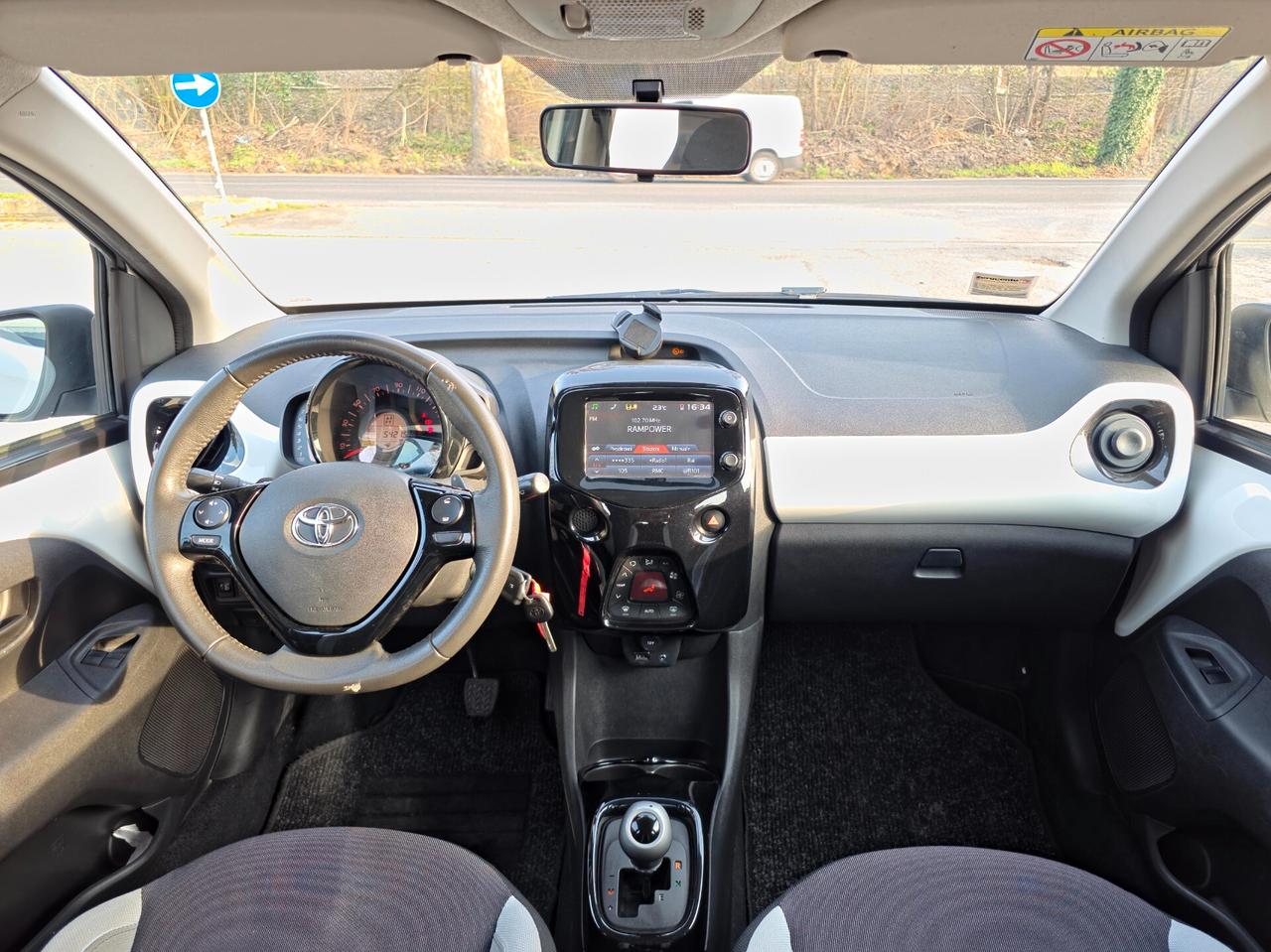 Toyota Aygo 1.0 VVT-i 69 CV 5 porte x-cite MMT 2014-E5B Automatico NEO