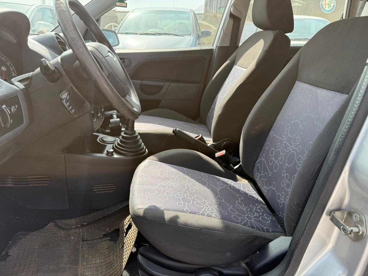 Ford Fiesta 1.2 16V 5p. Ghia 2006