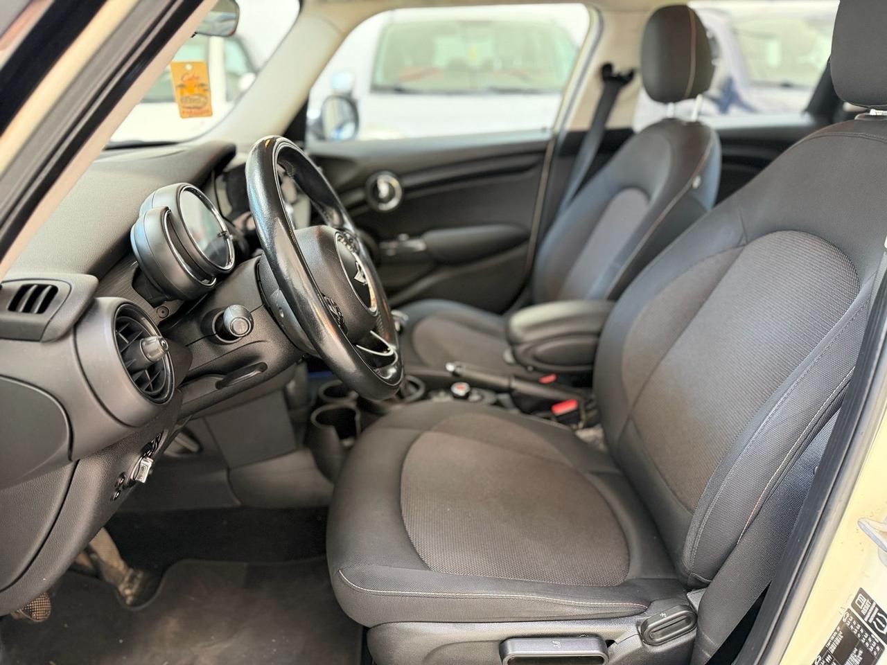 Mini 1.5 Cooper D 5 porte