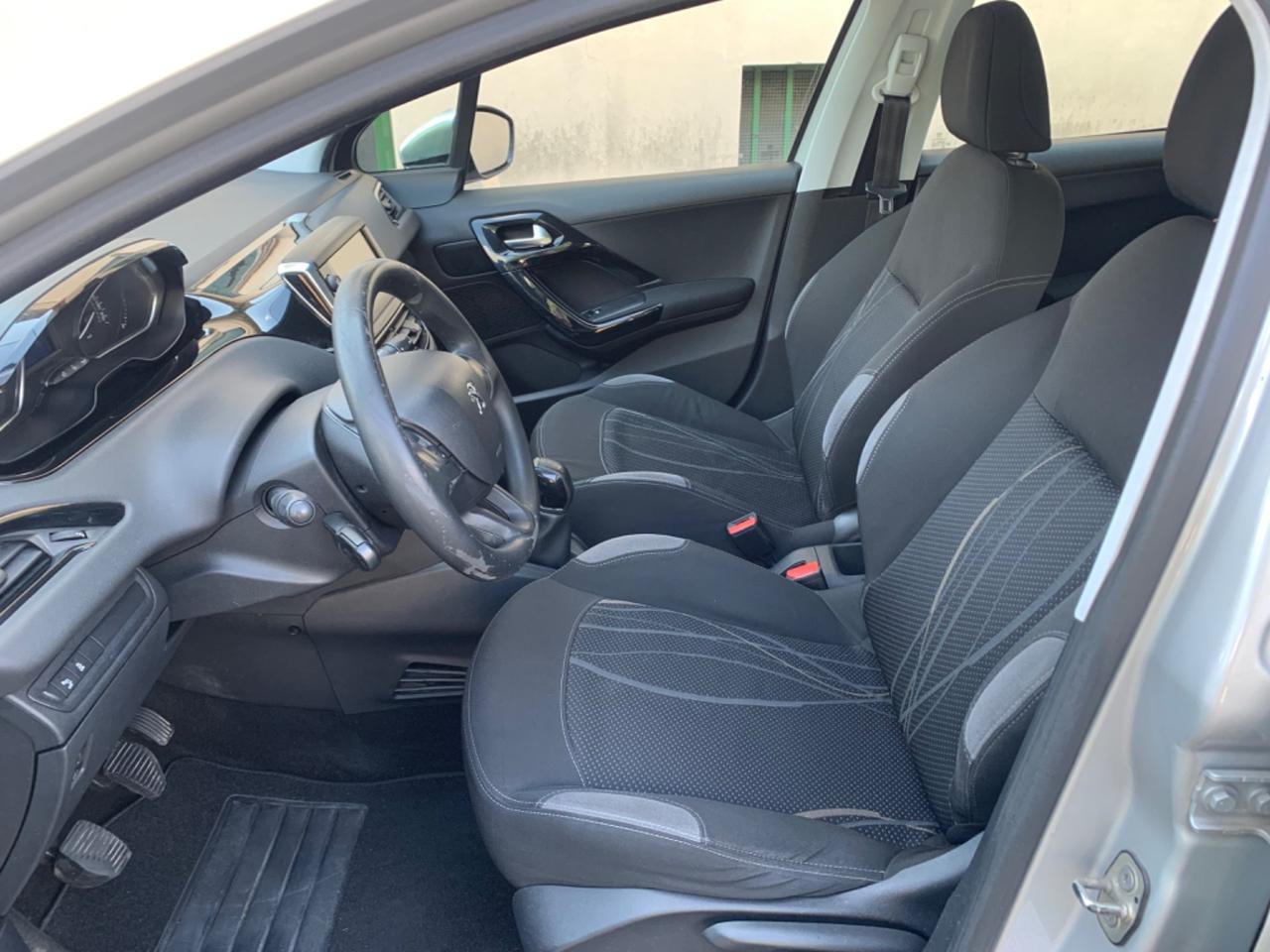 Peugeot 208 1.2 VTi 82 CV 5 porte Allure