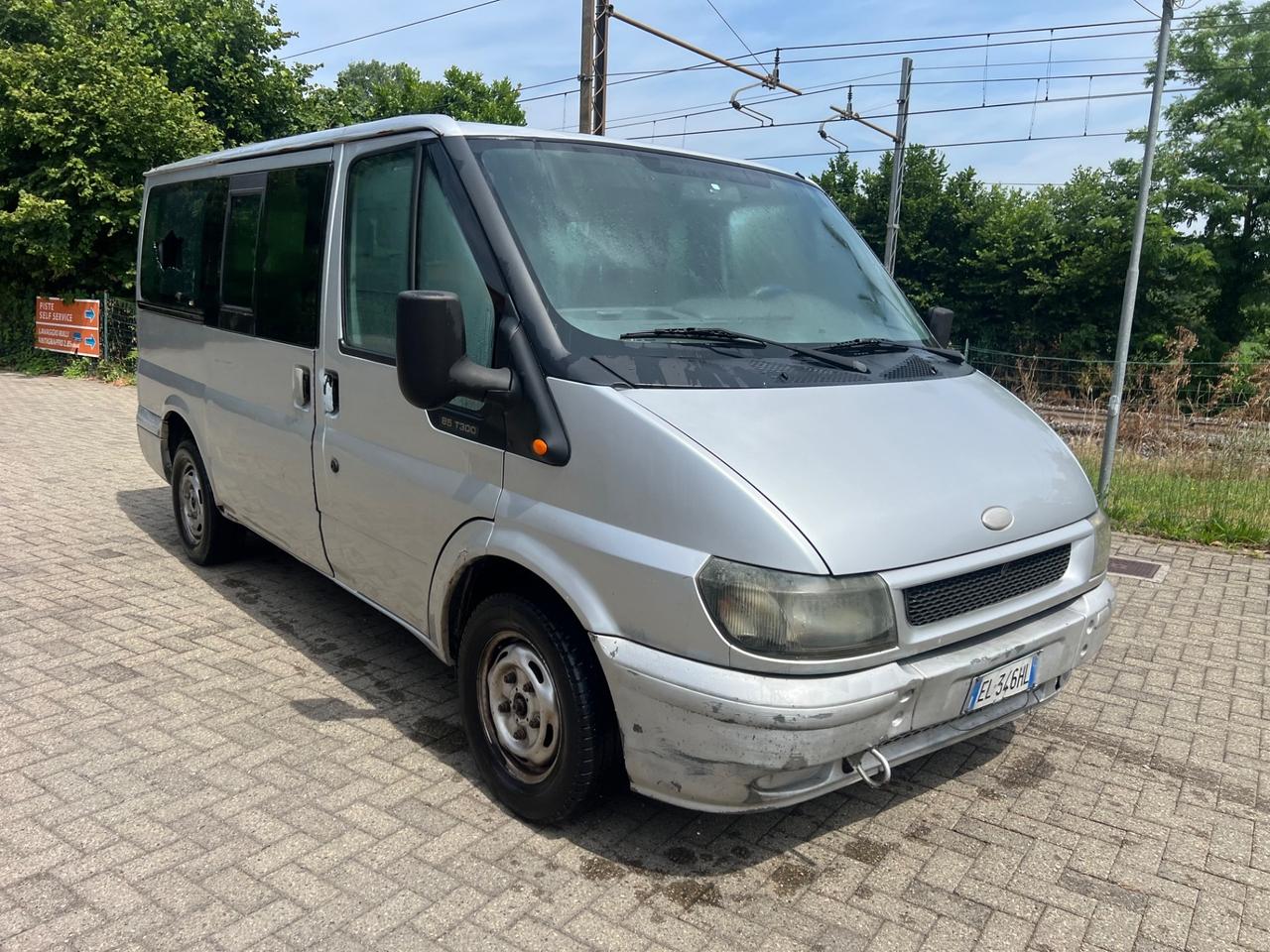 Ford Transit/Tourneo Tourneo 2.5 TD/85CV cat PC Base 9 posti