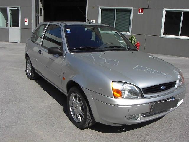 FORD Fiesta 1.2i 16V cat 3 porte Ghia "NEOPATENTATI"