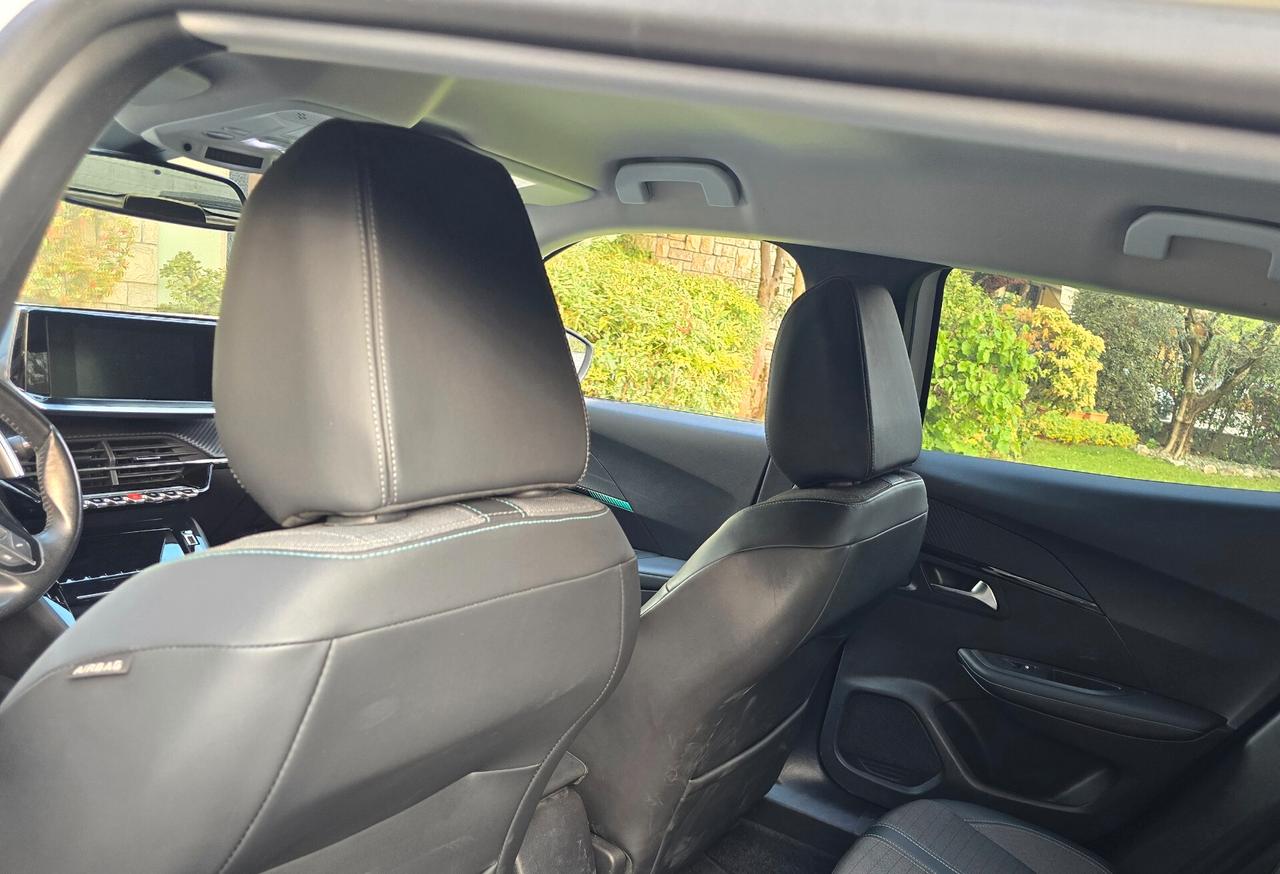 Peugeot 2008 BlueHDi 130 S&S EAT8 Allure Pack