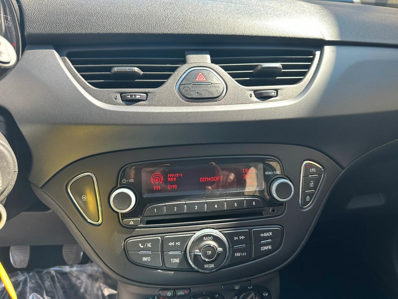 Opel Corsa 1.4 90CV GPL Tech 5 porte n-Joy