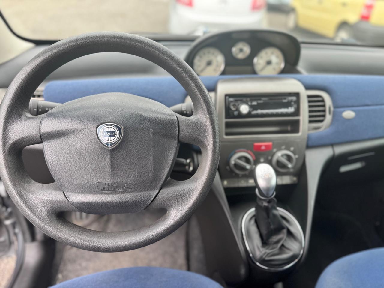 Lancia Ypsilon 1.2 16V Argento