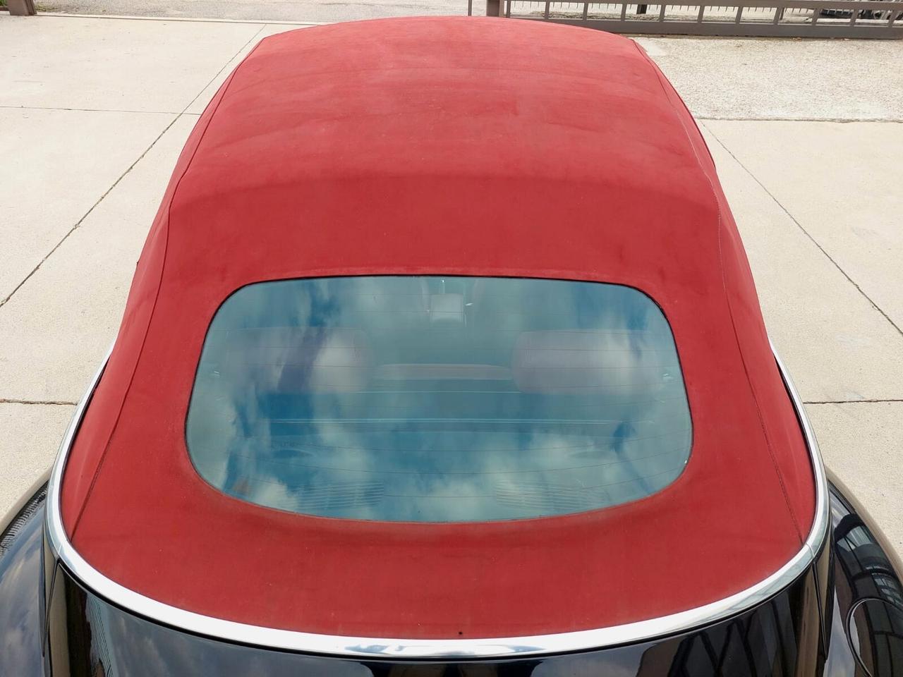 VW New Beetle 1.6 Cabrio Red Lim. Edt. GPL - 2010