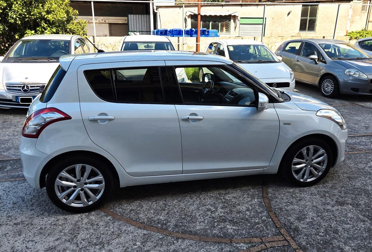 Suzuki Swift 1.3 DDiS FULL NAVI SENSORI TETTO GARANZIA