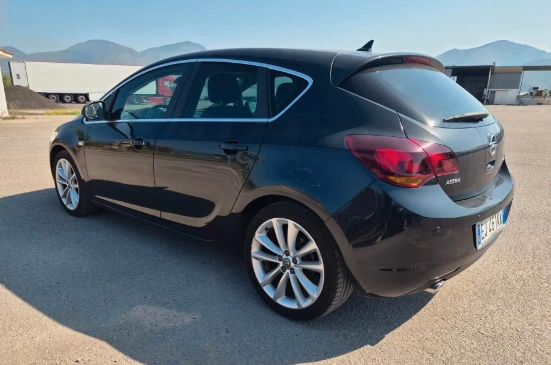 Opel Astra 1.4 Turbo 140CV 5 porte Cosmo