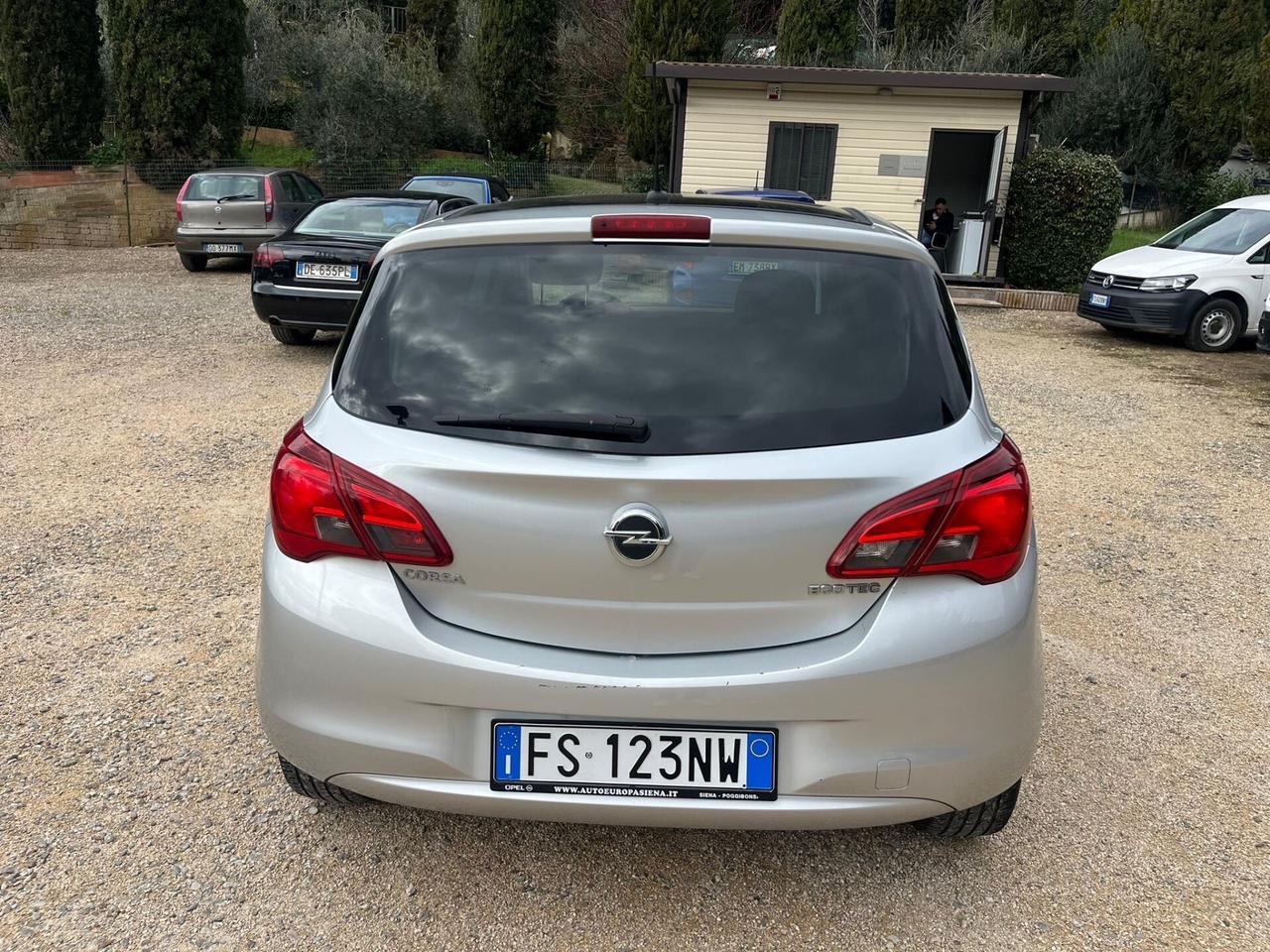 Opel Corsa 1.4 Benzina/GPL - Neopatentati