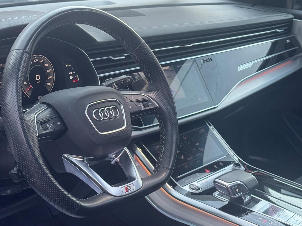 AUDI Q8 45 TDI 231 CV S-LINE TETTO R22 FULL IVA