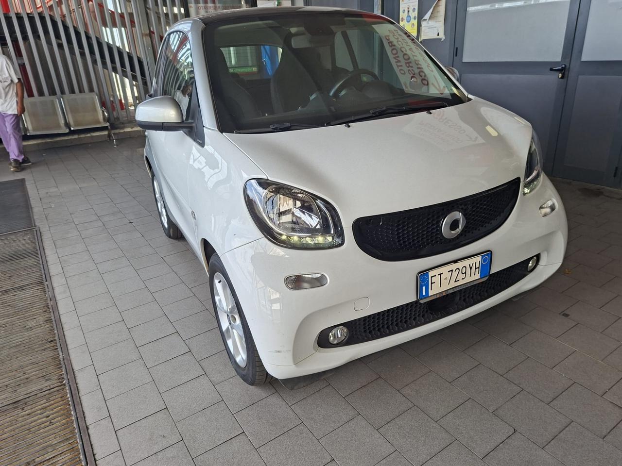 SMART BENZINA CAMBIO AUTOMATICO 2019 KM 60000 PREZZO 13500