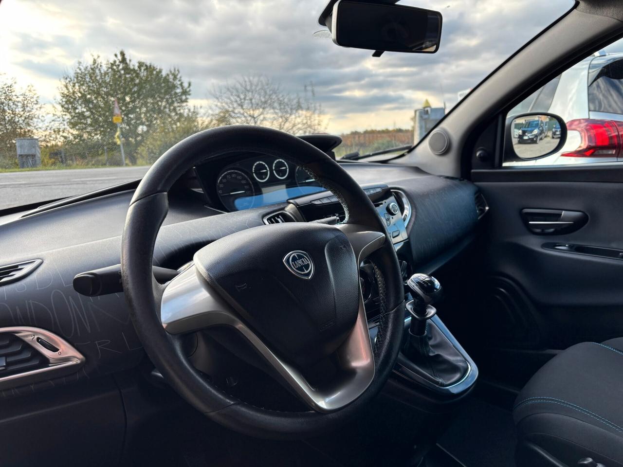Lancia Ypsilon 1.2 GPL Neopatentati