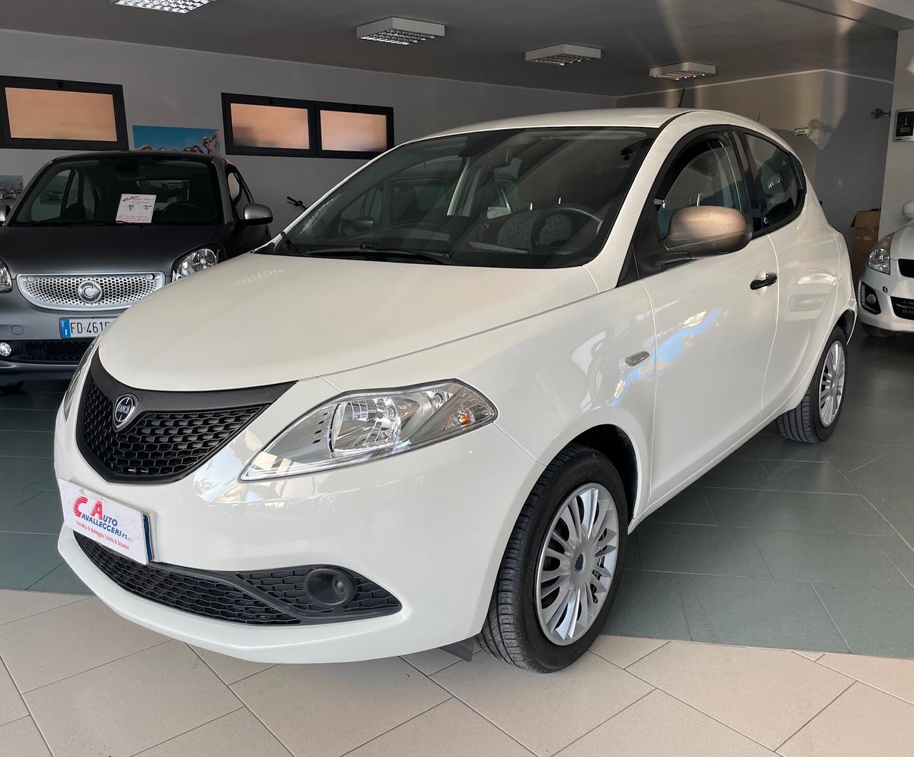 Lancia Ypsilon 1.2 69 CV 5 porte S&S Gold