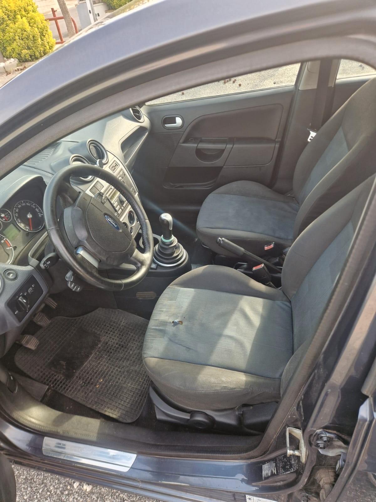 Ford Fiesta 1.2 16V 5p. Ghia