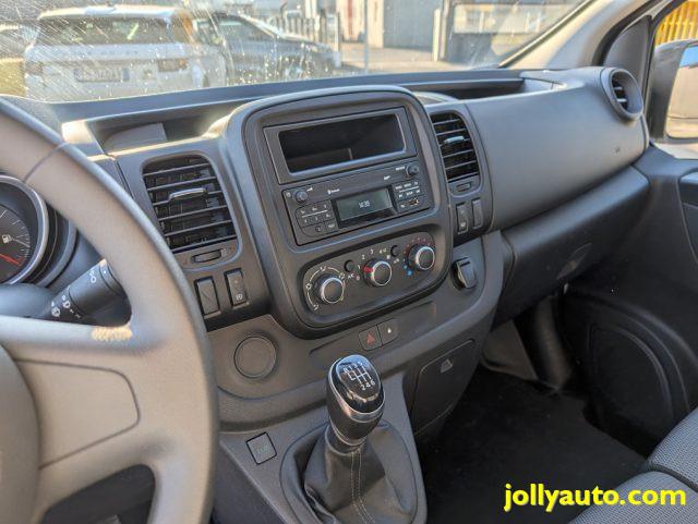 RENAULT Trafic T29 2.0 dCi 120CV 9 POSTI