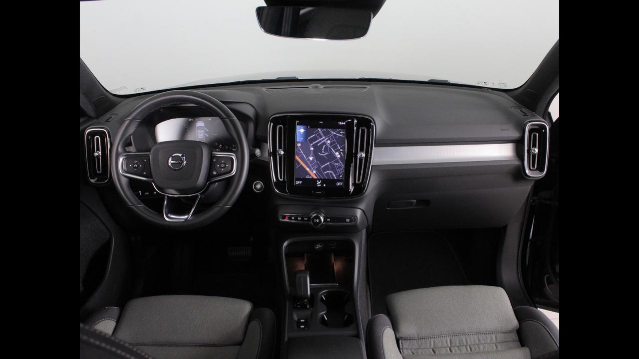 VOLVO XC40 2023 - XC40 1.5 t4 recharge phev Core auto
