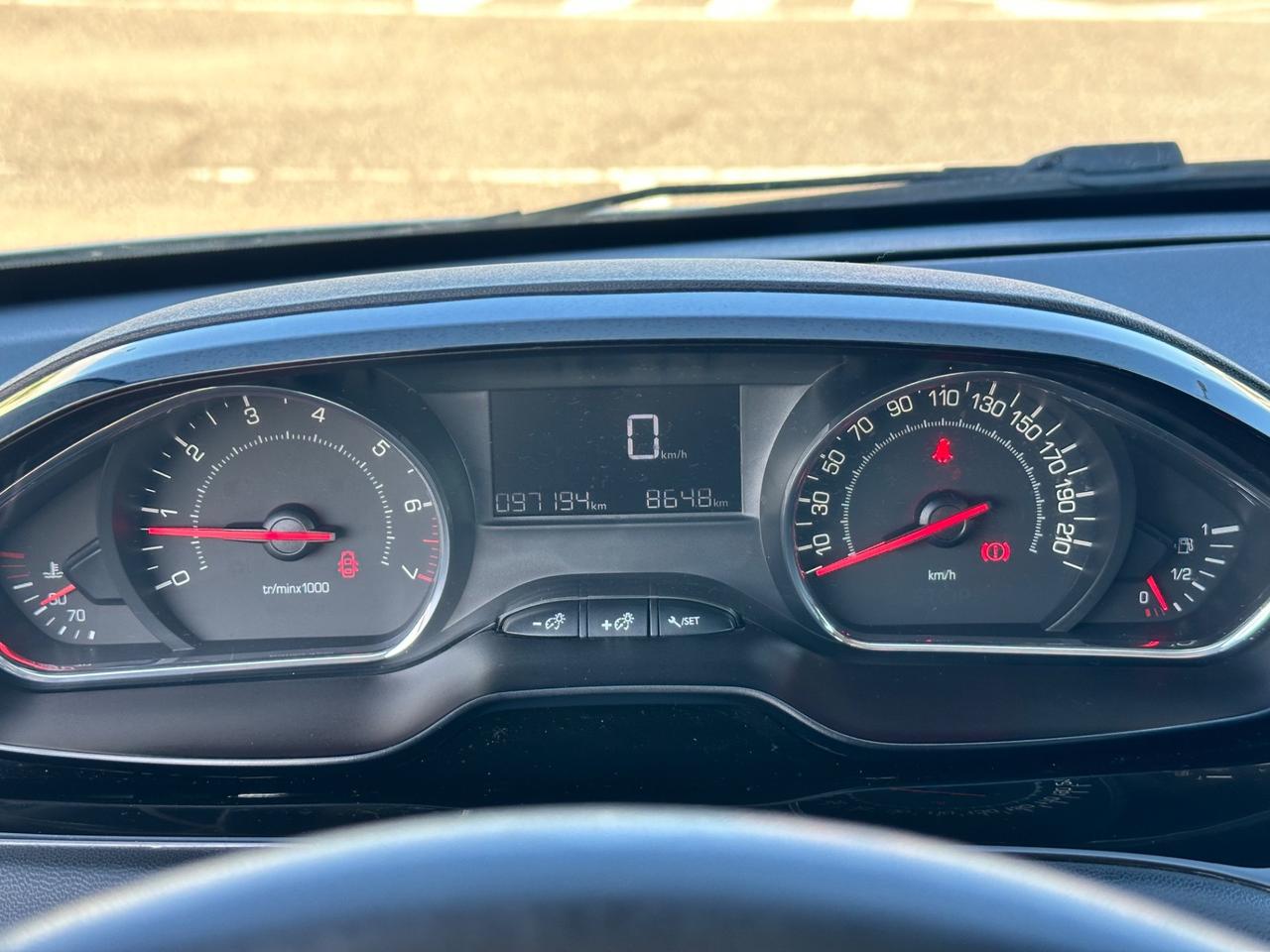 Peugeot 208 Unico proprietario distribuzione e frizione nuove