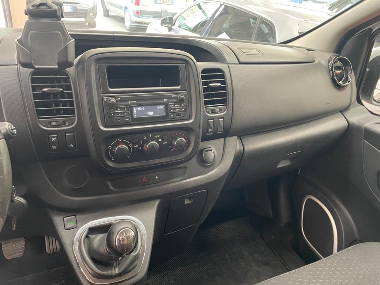 Opel Vivaro 9 posti