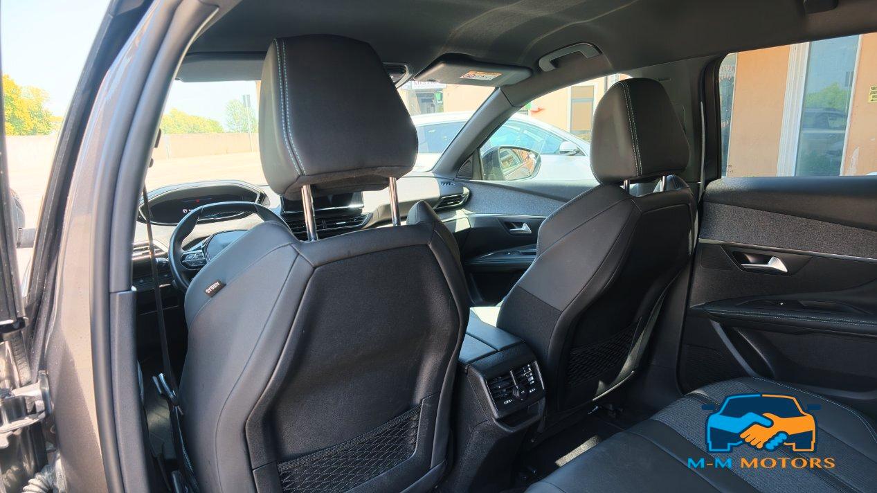 Peugeot 3008 30080 Allure Pack 130cv