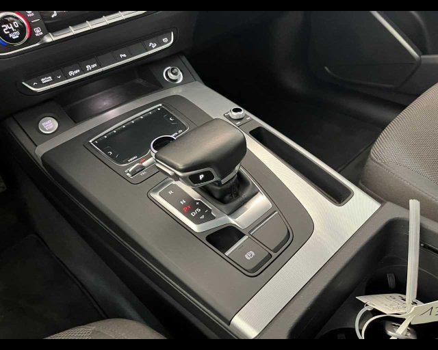 AUDI Q5 35 TDI quattro S tronic Business Design