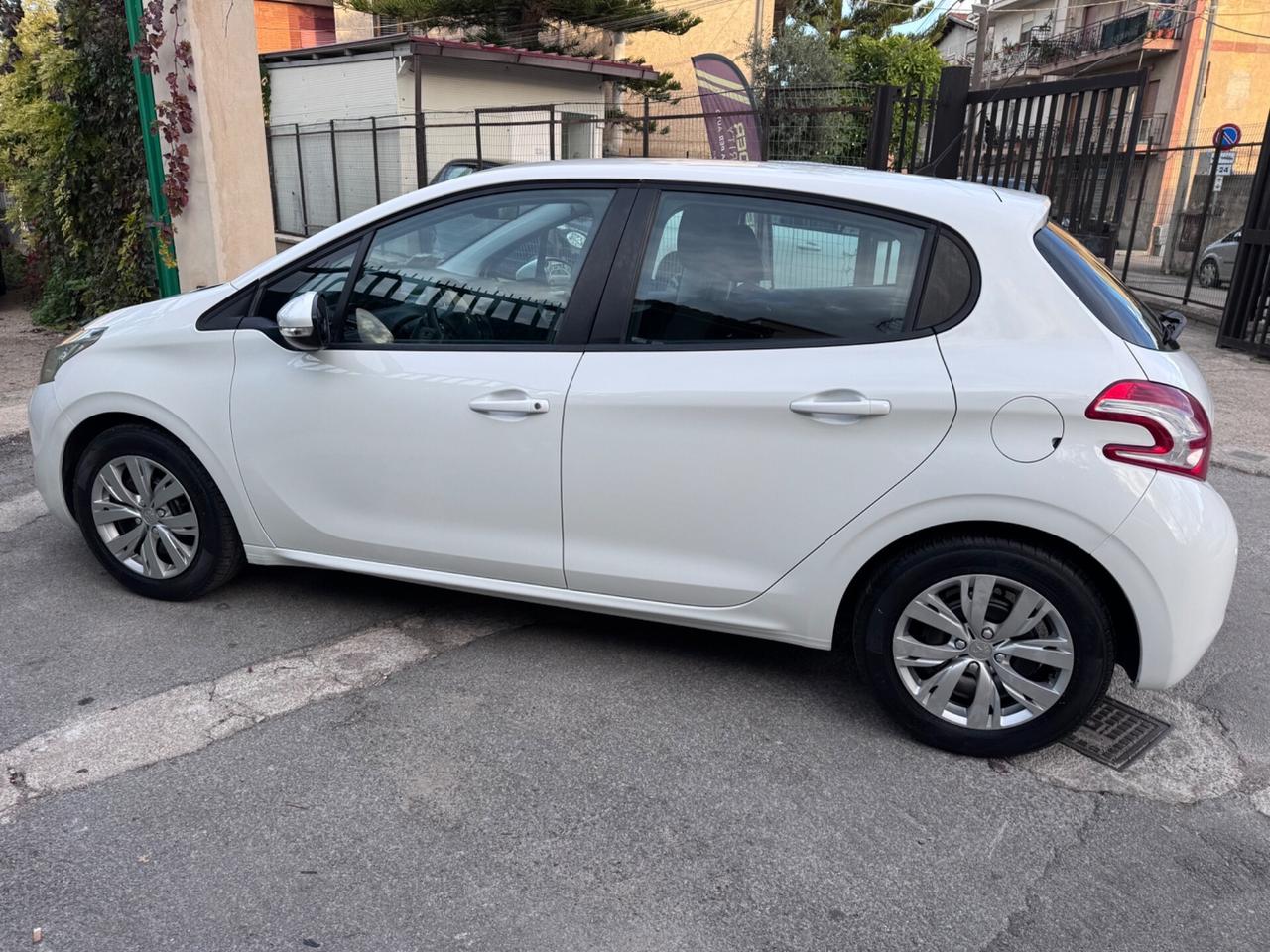 Peugeot 208 PureTech 82 5 porte Access