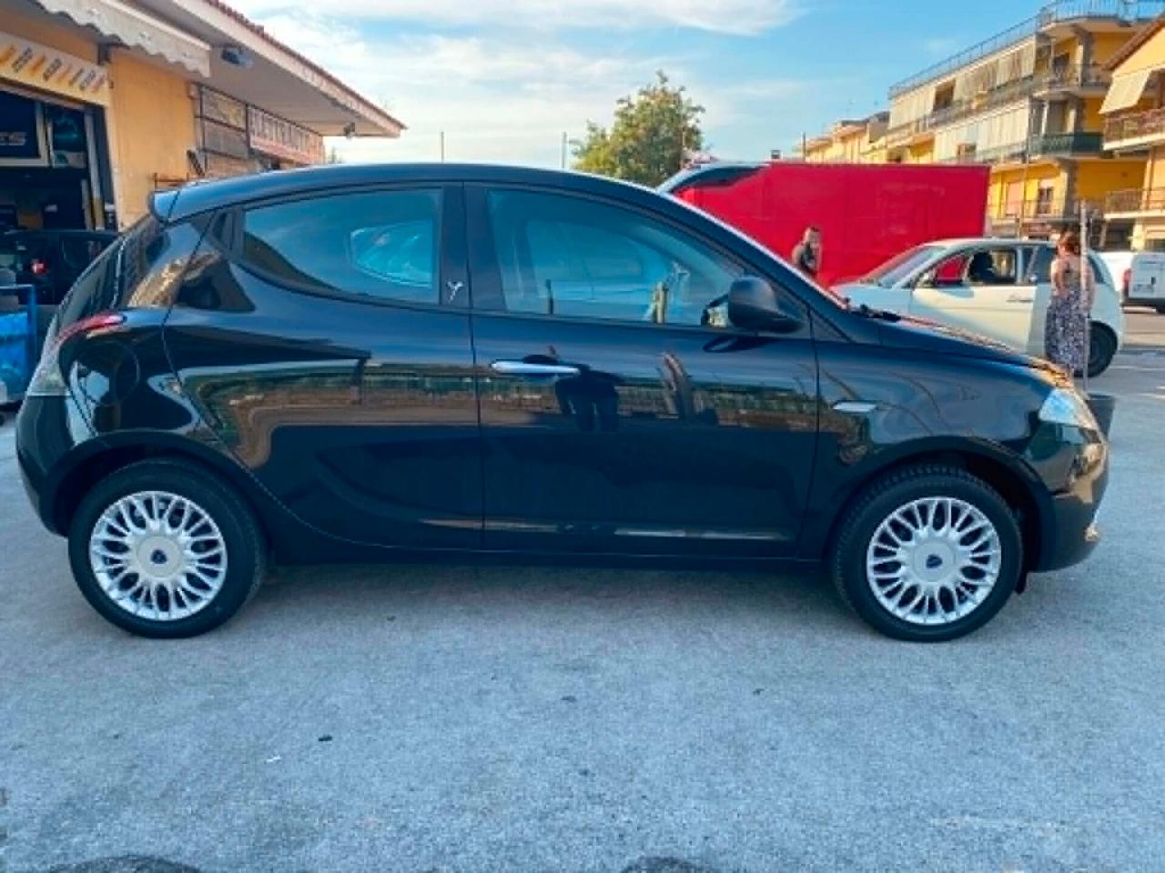 Lancia Ypsilon 1.2 69 CV 5 p. Come Nuova
