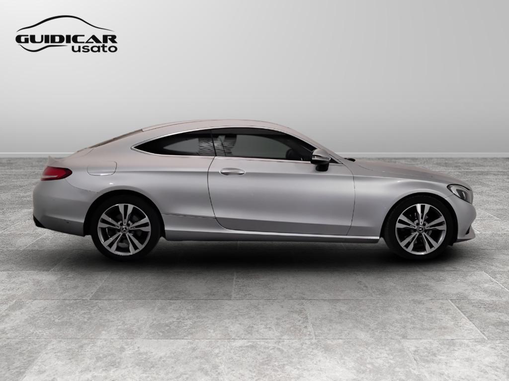 Mercedes-Benz Classe C-C205 2016 Coupe - C Coupe 220 d Premium 4matic auto