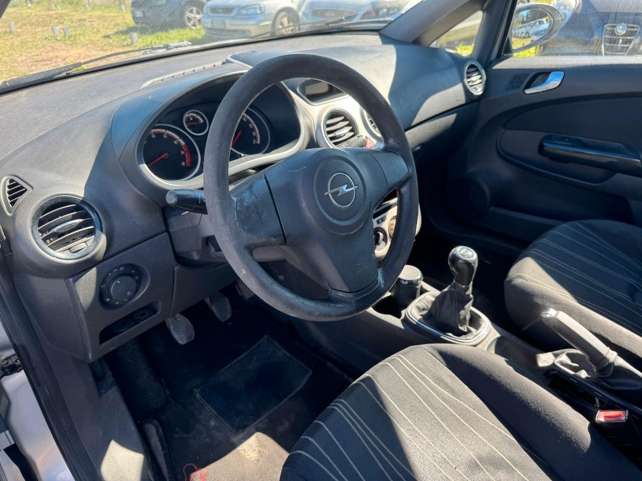 Opel Corsa 1.2 5 porte SOLAMENTE 113.000 KM