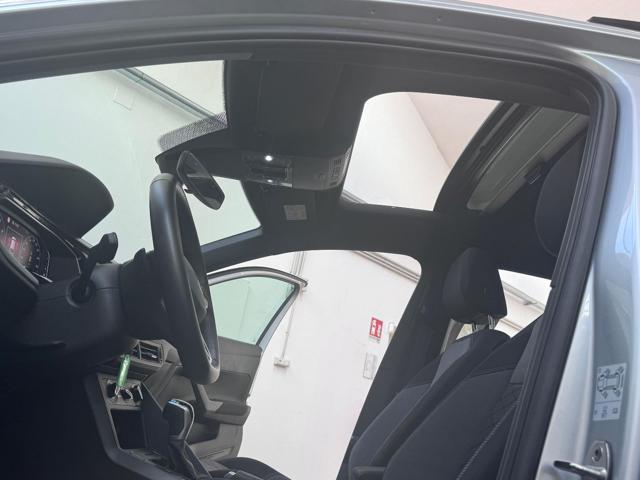 VOLKSWAGEN Taigo 1.0 TSI 115 CV DSG R-Line NEOPAT.|TETTO|LED|18'