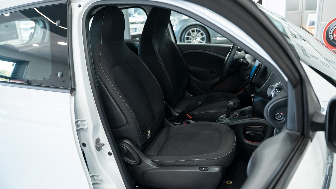 Smart ForFour 1.0 PASSION 71CV TWINAMIC AUTO NAVI LED FULL OPTIONAL