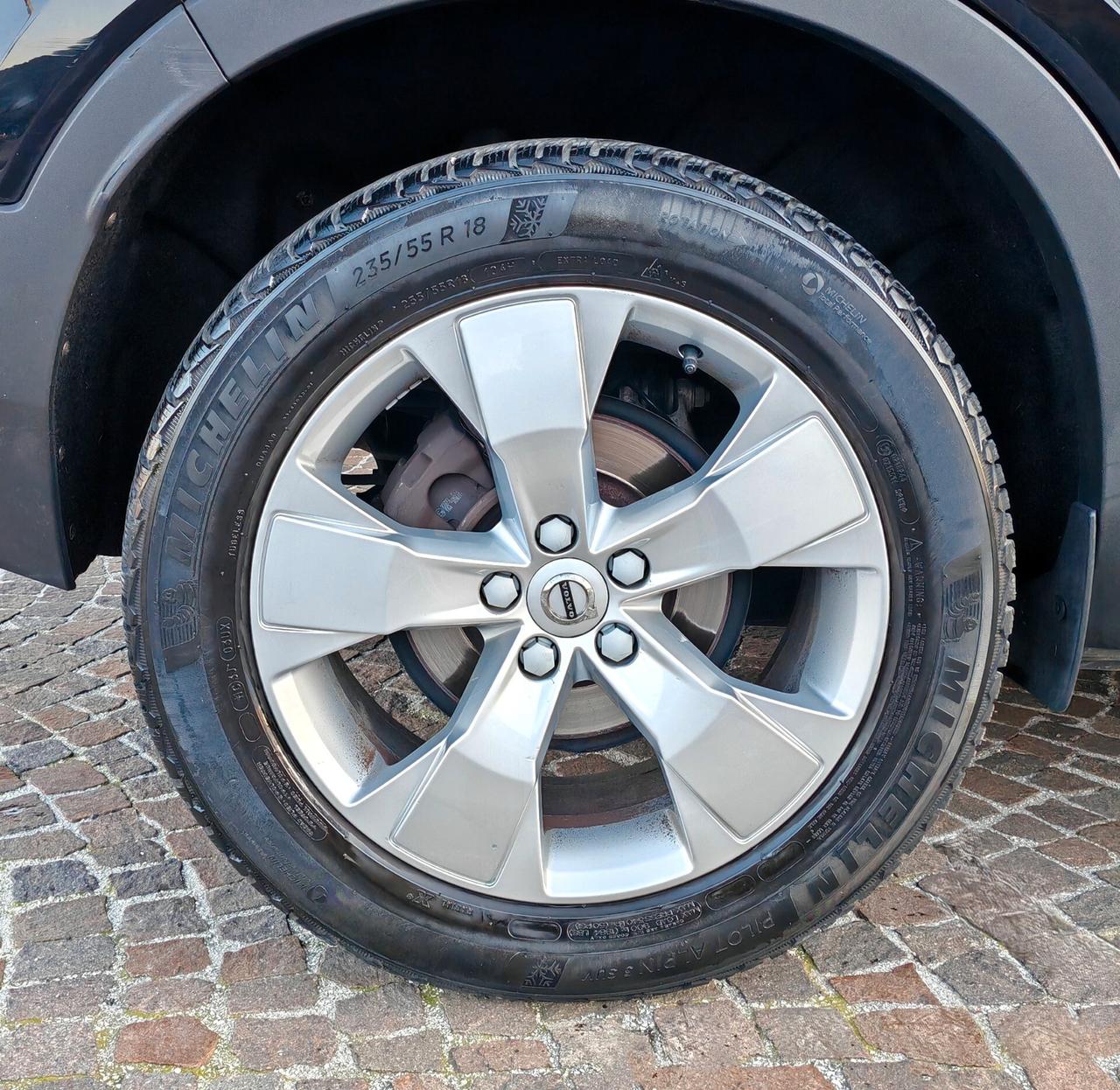 Volvo XC40 T3 Momentum Pro