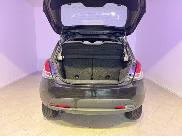 LANCIA Ypsilon 0.9 TwinAir 85 CV 5 porte Metano Ecochic Elefantin