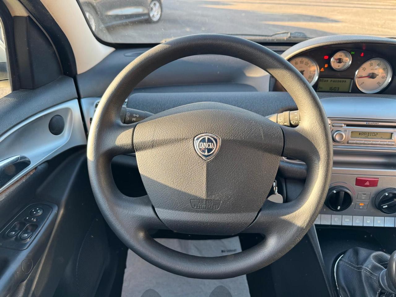 Lancia Ypsilon 1.2 BENZ 60CV ORO NEOPATENTATI 2010