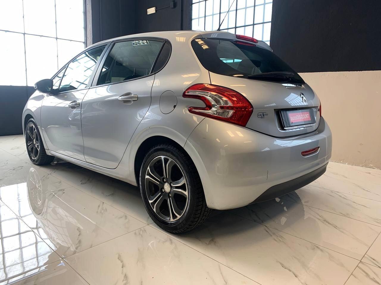 Peugeot 208 1.4 HDi 68 CV 5 porte Allure