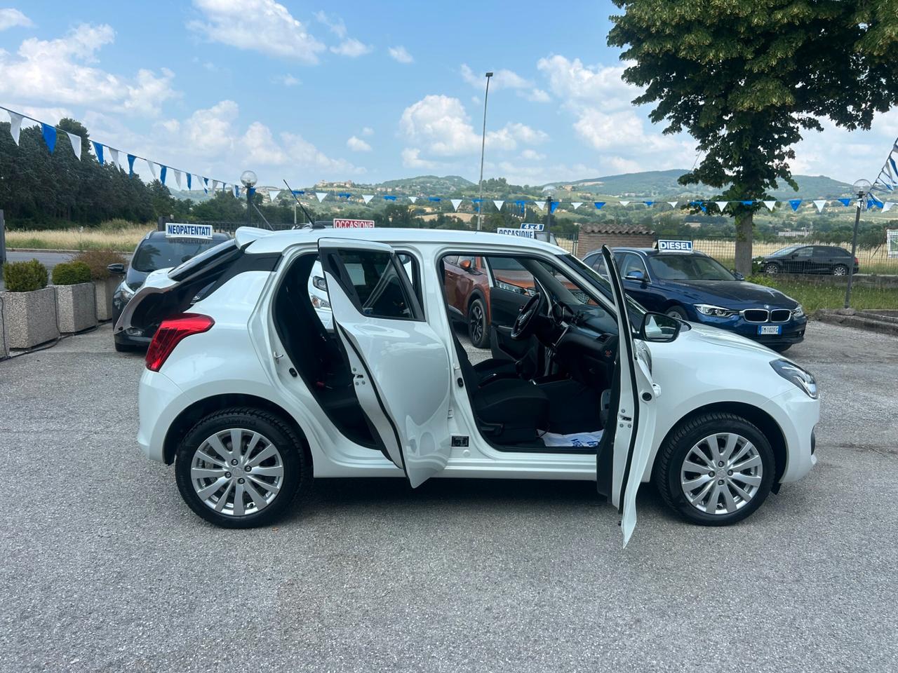 " UNA CHICCA " Suzuki Swift 1.2 Hybrid 4x4 AllGrip Top