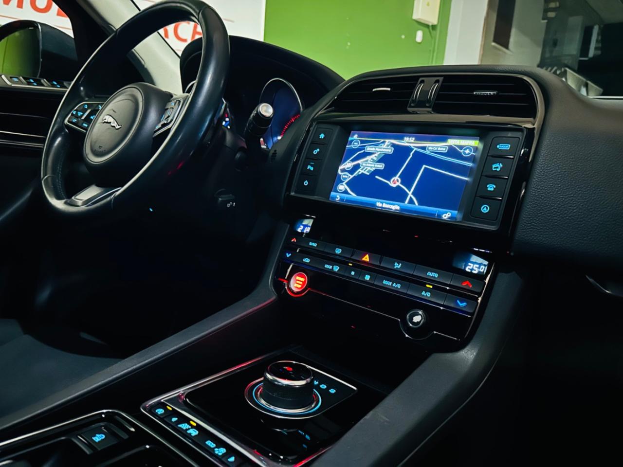Jaguar F-Pace 2.0 D 180 CV 4x4 Sport