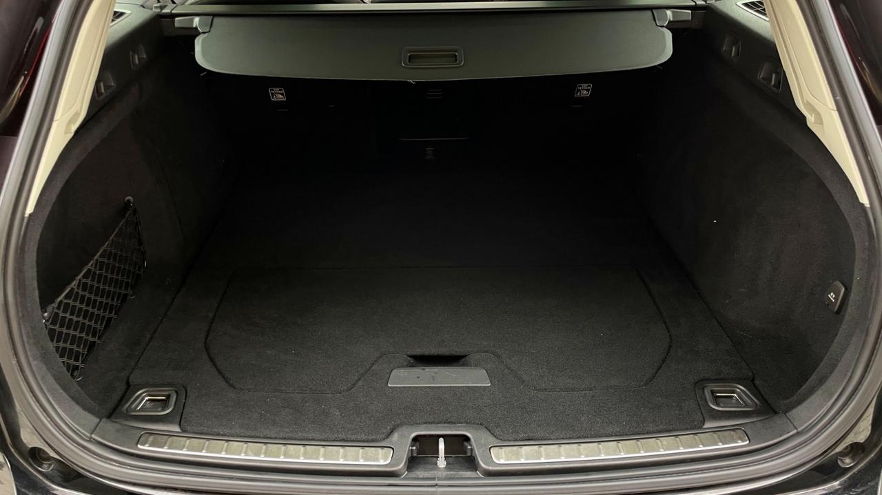 VOLVO V60 B4 2.0 GEARTRONIC MOMENTUM BUSINESS PRO 197CV - FULL LED, TETTO, SEDILI RISCALDABILI