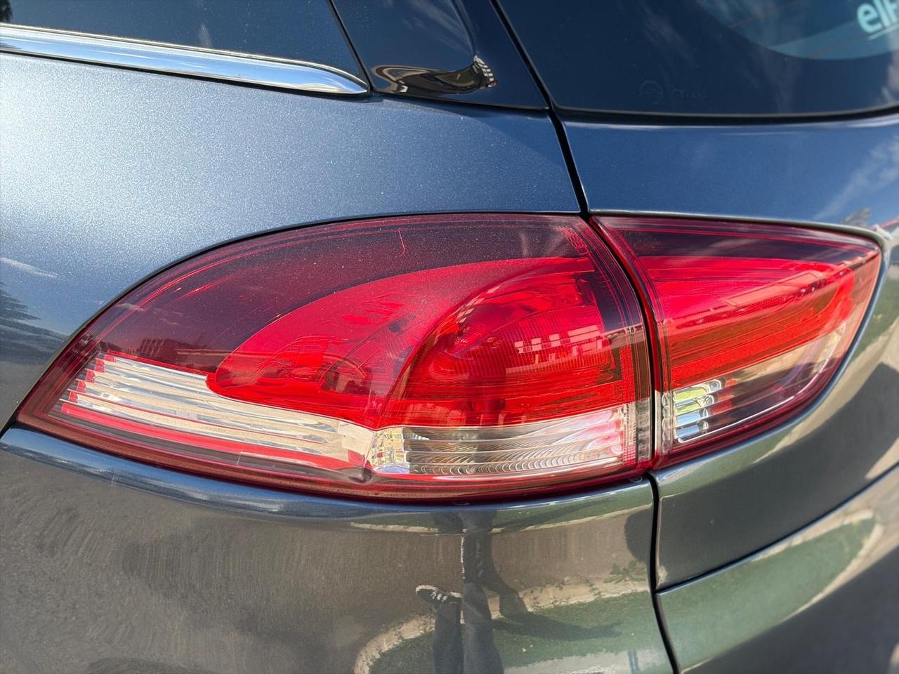 Renault Clio Sporter dCi 90CV Moschino Intens