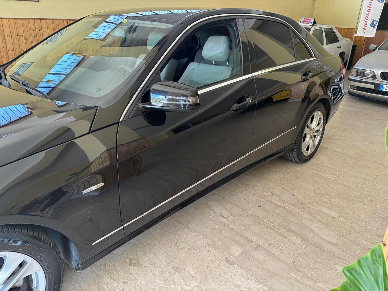 Mercedes-benz E 220 CDI BlueEFFICIENCY Avantgarde AMG